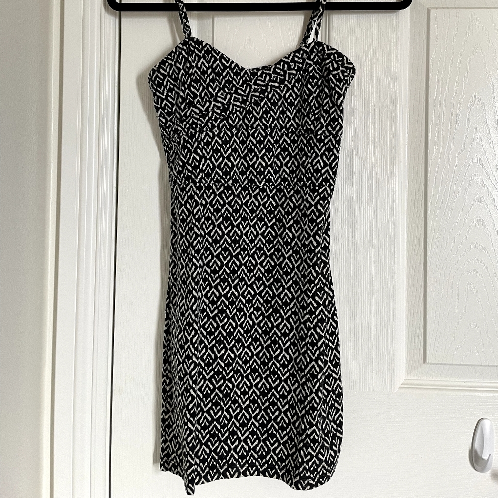 B/W Chevron Pattern Mini Dress XS